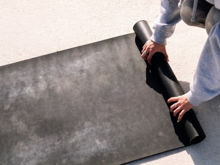 Abdichtung mit Bitumen.